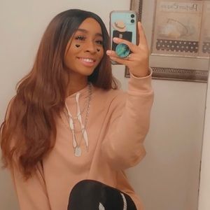 Meet your Posher, Mya